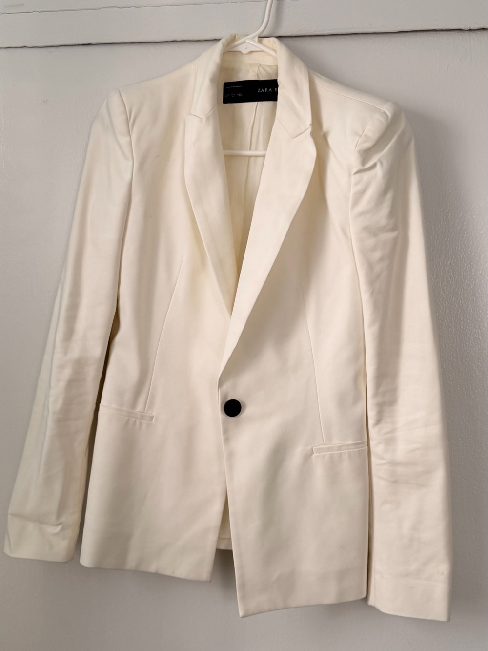 Zara Women’s White Single-Button Tailored Blazer